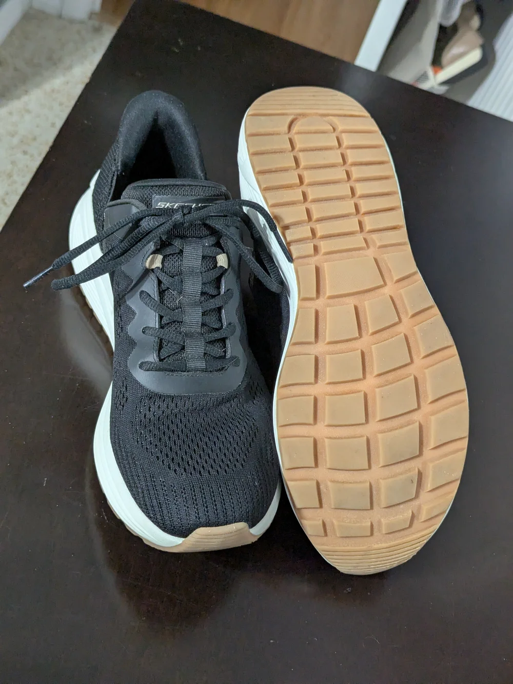 Skechers lightweight sneakers